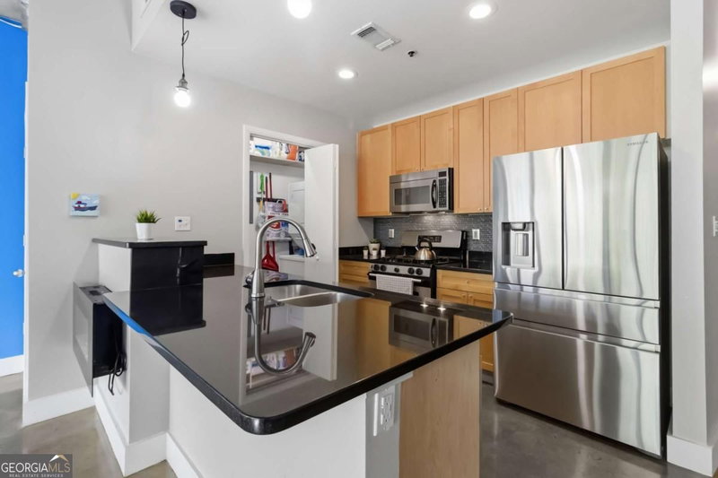 Photo 9 of 845 Spring Street NW #322