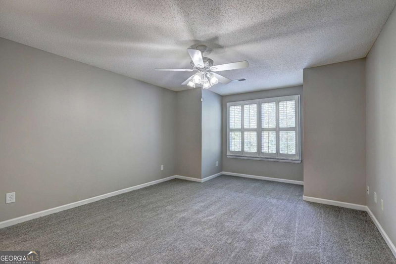 Photo 31 of 490 Grand Teton Circle