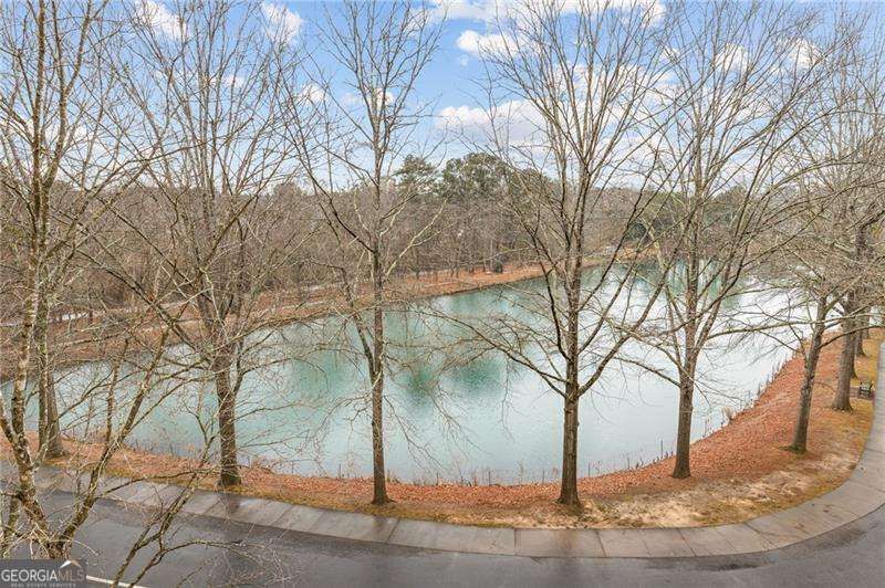 Photo 25 of 1800 Clairmont Lake