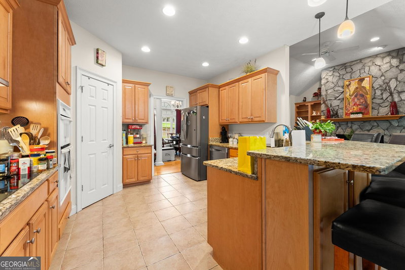Photo 13 of 393 Brookwood Drive