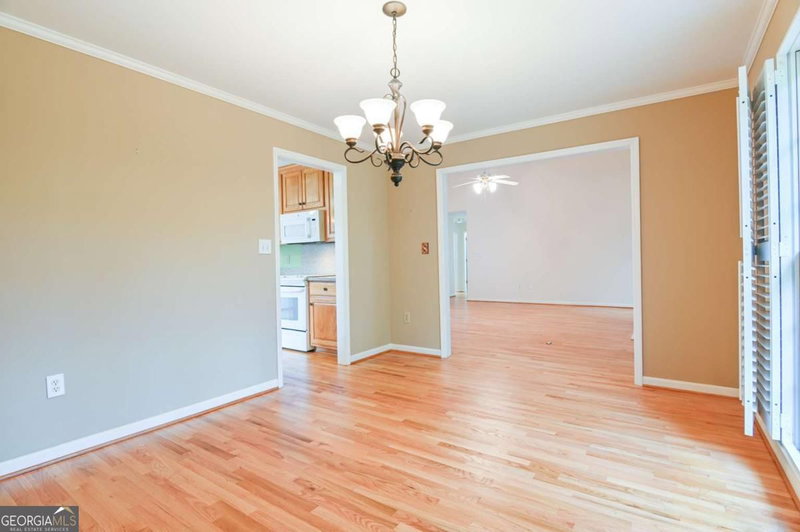 Photo 22 of 645 Saint Ives Drive
