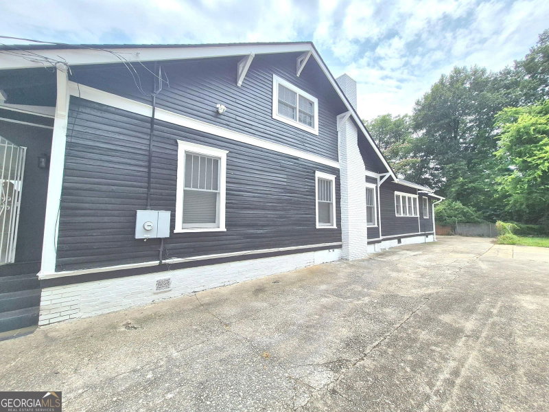 Photo 2 of 1078 Arlington Avenue SW