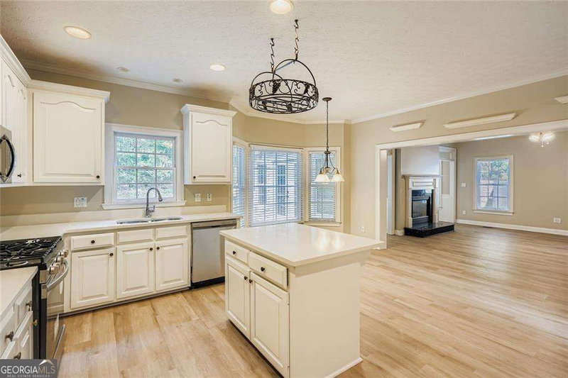 Photo 9 of 100 Hamilton Glen Court