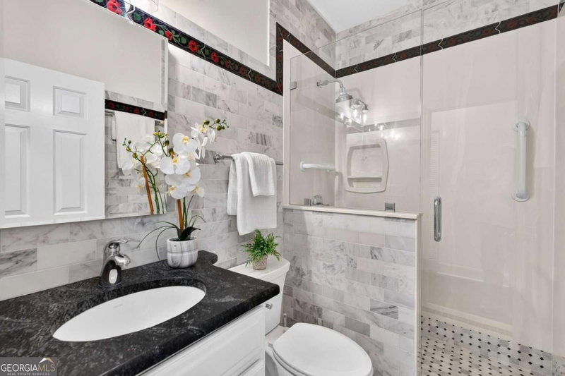 Photo 17 of 2499 Peachtree Road NE #508
