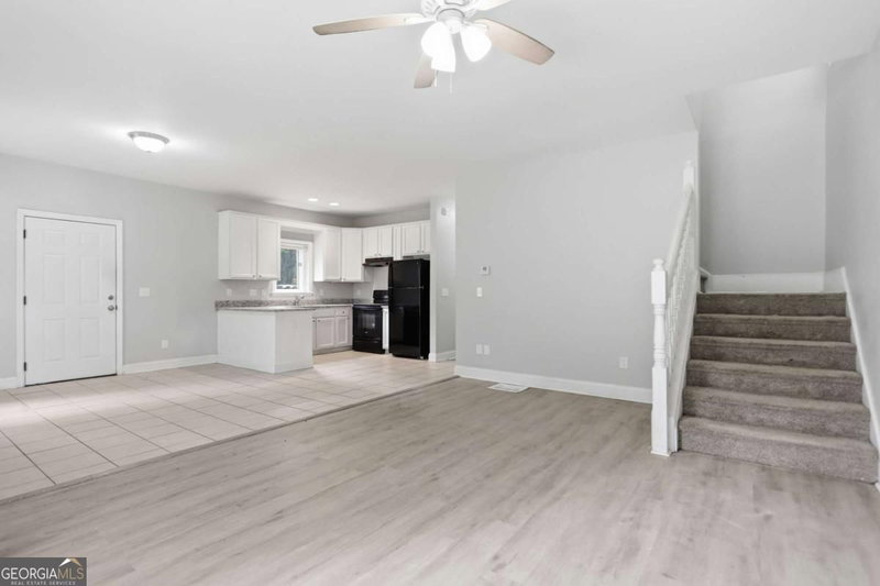 Photo 6 of 562 Woodlawn Avenue NW