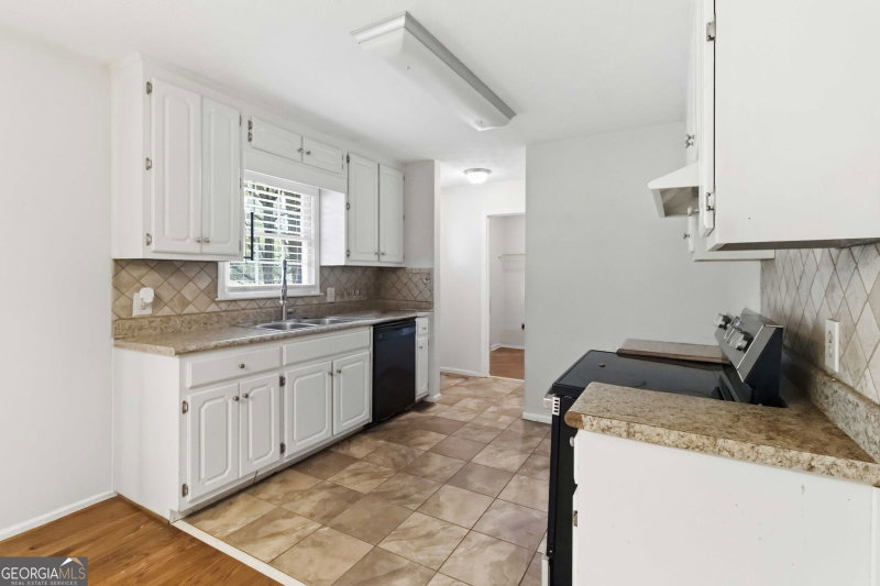 Photo 11 of 241 Rutledge Drive