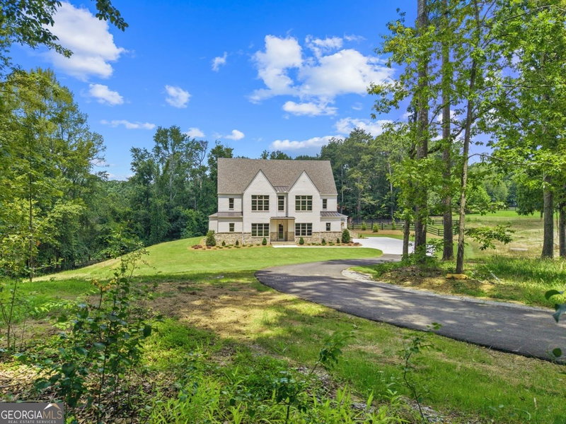 Photo 5 of 2091 Wilkie Road