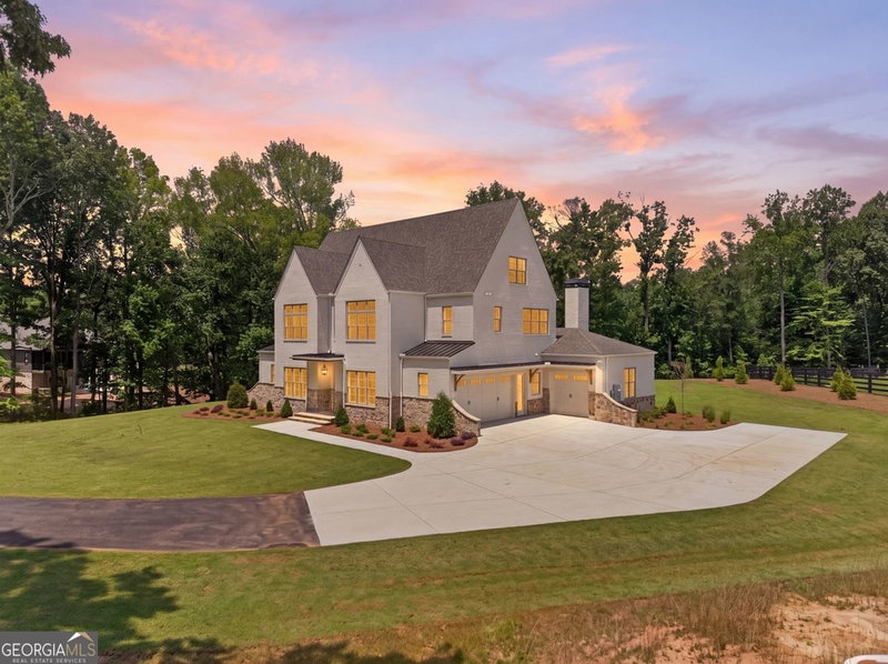 Photo 8 of 2091 Wilkie Road