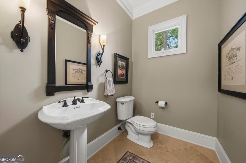 Photo 14 of 1051 Cawthorne Lane