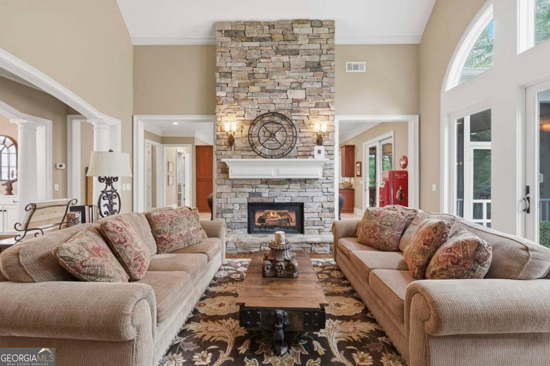 Photo 21 of 1051 Cawthorne Lane