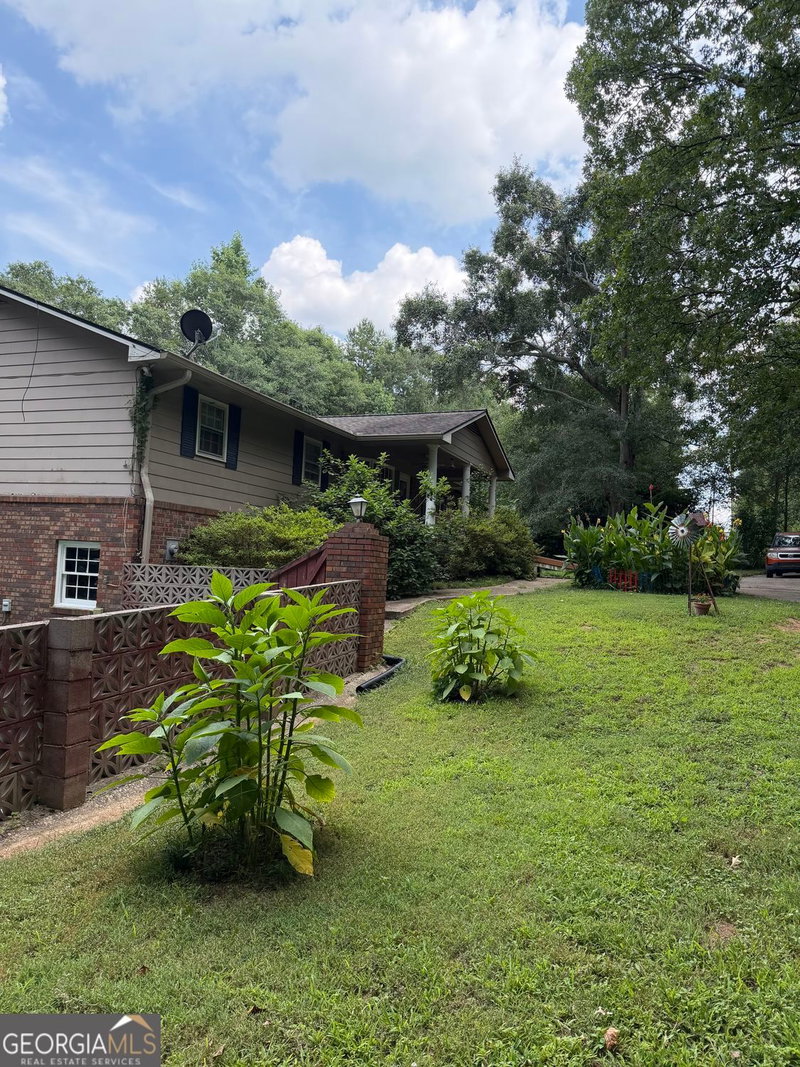 Photo 3 of 329 RIVERBEND Drive