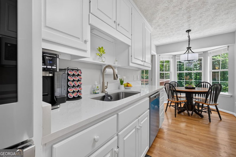 Photo 13 of 1074 Westchester Drive SW