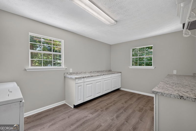 Photo 32 of 1074 Westchester Drive SW
