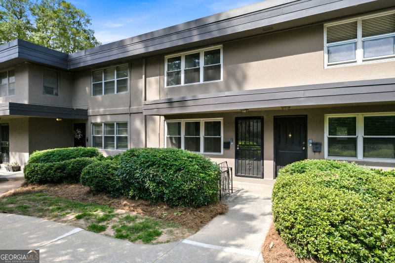 276 Lakemoore Drive #C