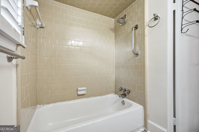 Photo 17 of 276 Lakemoore Drive #C