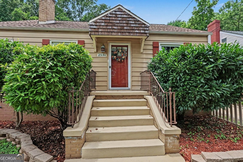 Photo 4 of 2531 Batavia Street