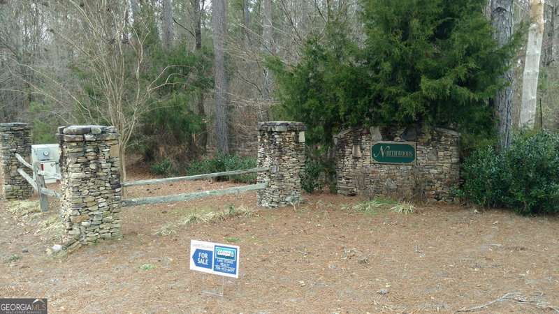 1860 Northwoods Drive