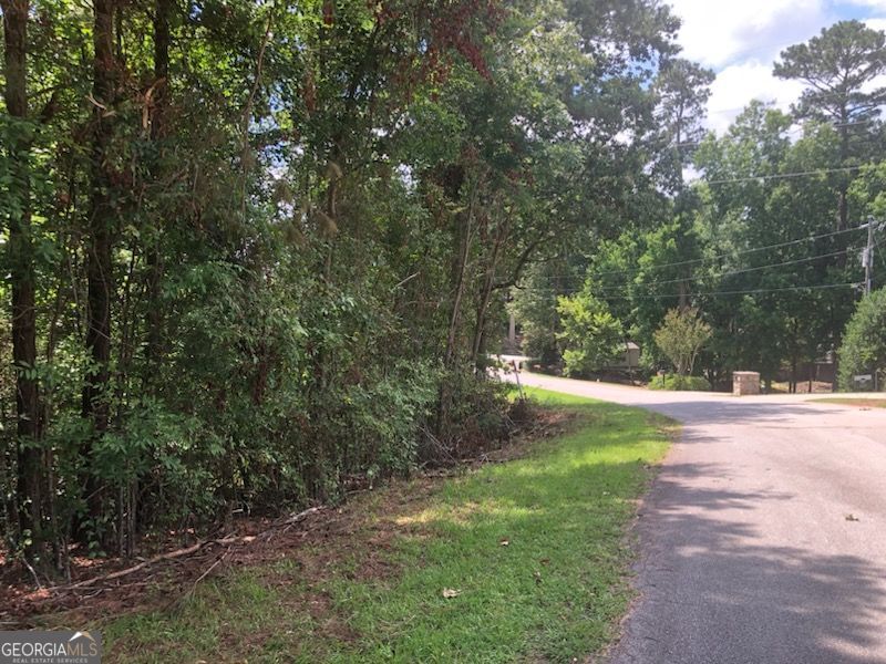 Photo 2 of 1860 Northwoods Drive