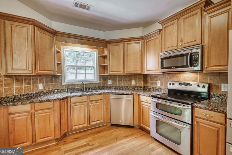 Photo 14 of 1670 Northwoods Drive