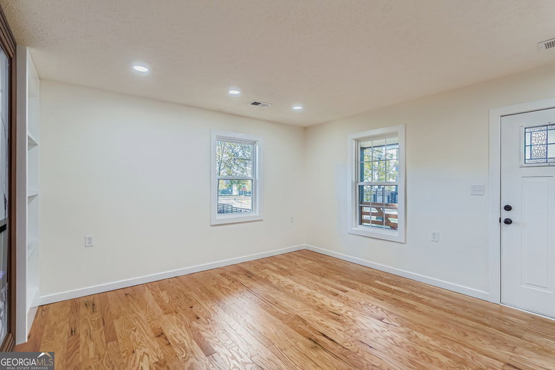 Photo 8 of 194 Dearborn Street SE