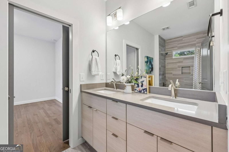 Photo 23 of 951 Fern Avenue SE #A