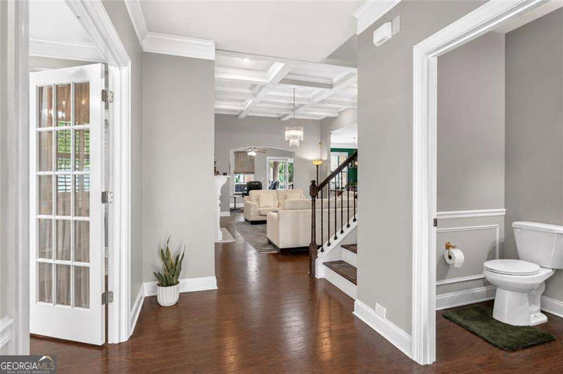 Photo 7 of 419 Bishopton Street
