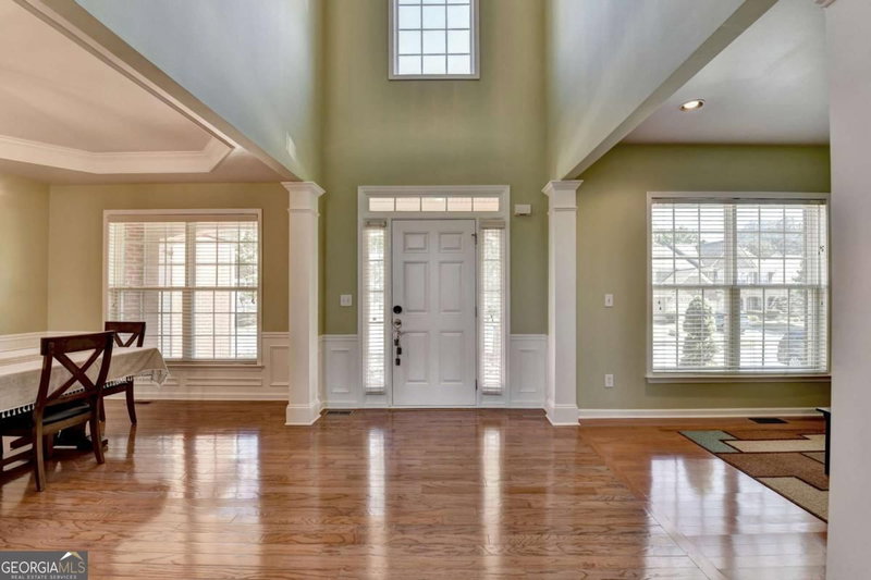 Photo 6 of 770 Pimlicon Place