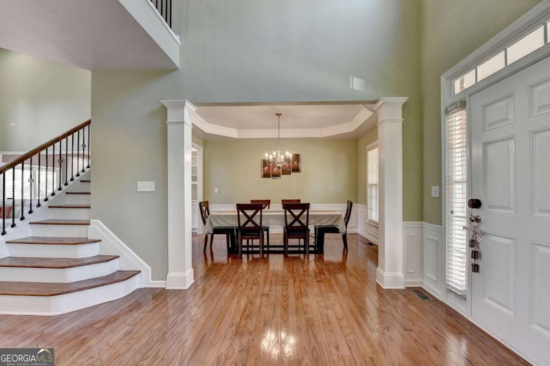 Photo 7 of 770 Pimlicon Place
