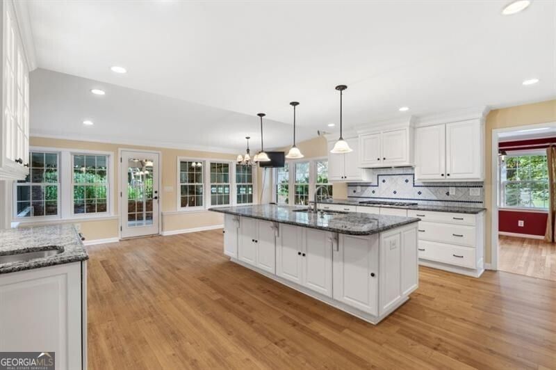 Photo 11 of 4259 Huntington Circle
