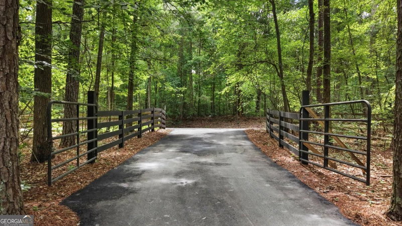 Photo 3 of 1130 Swords Trail