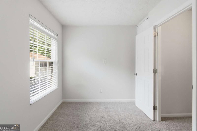 Photo 13 of 1329 Surrey Lane SW #7