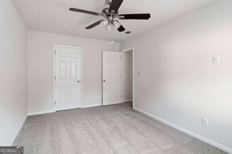 Photo 9 of 1329 Surrey Lane SW #7
