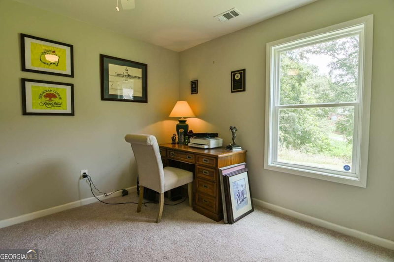 Photo 15 of 25 Tyrus Lane