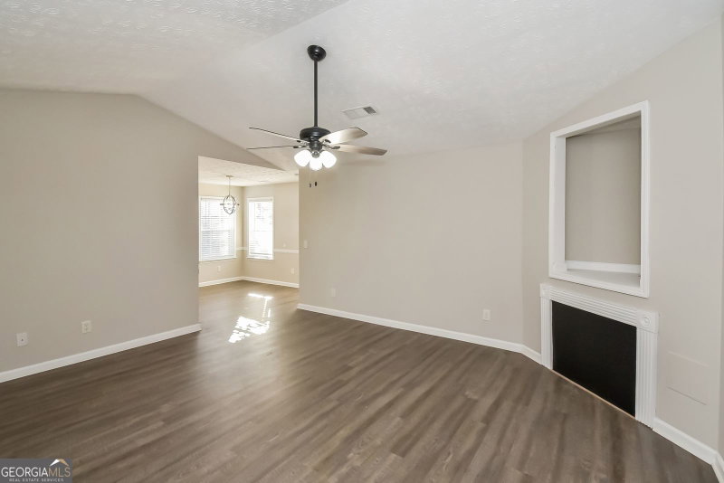 Photo 4 of 1257 Heritage Drive