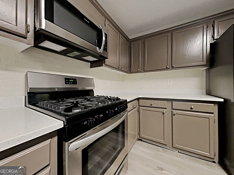Photo 8 of 4423 Turnberry Court