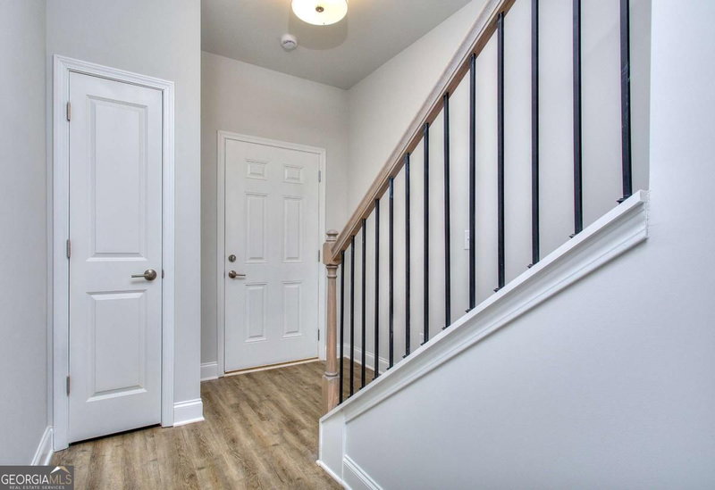 Photo 3 of 107 Greenview Court