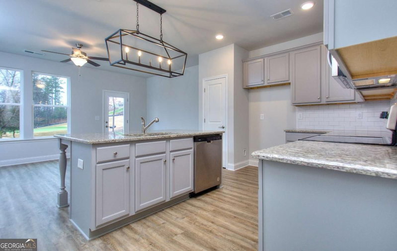 Photo 4 of 107 Greenview Court
