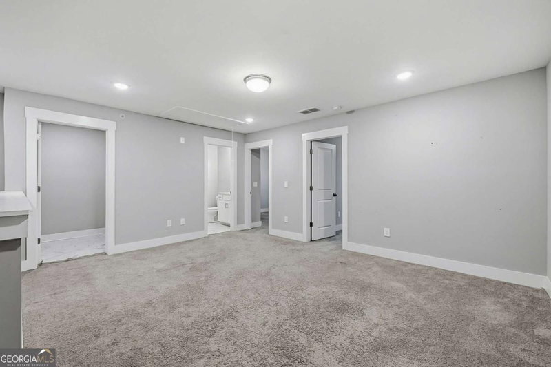 Photo 12 of 1848 Eastmore Avenue SW