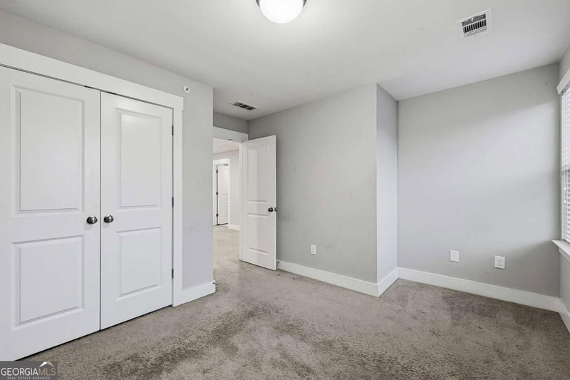 Photo 8 of 1848 Eastmore Avenue SW