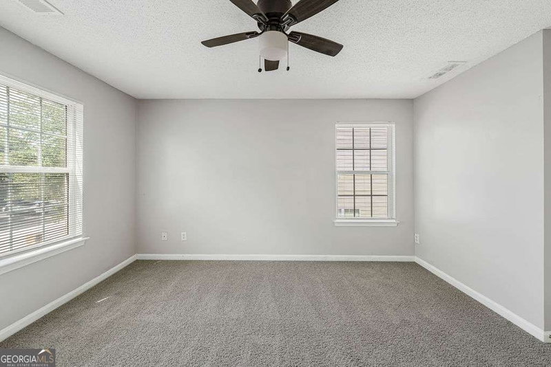 Photo 16 of 284 Commons Drive