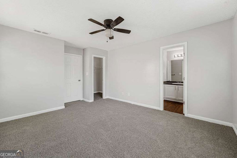 Photo 17 of 284 Commons Drive