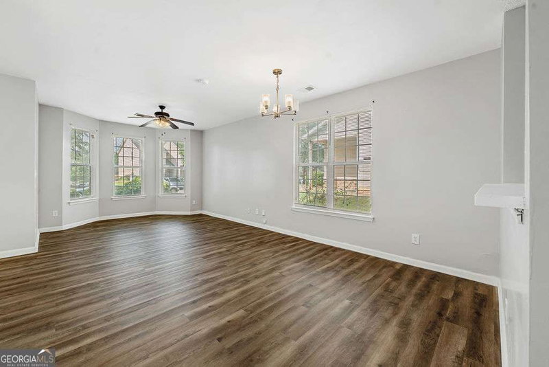 Photo 6 of 284 Commons Drive