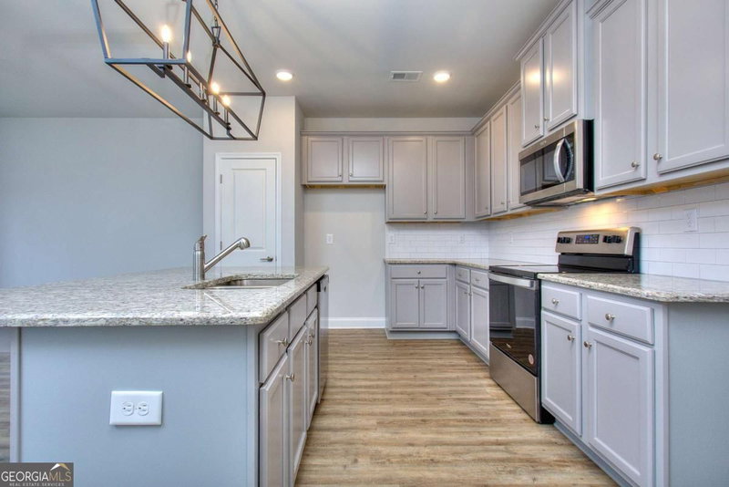 Photo 5 of 111 Greenview Court