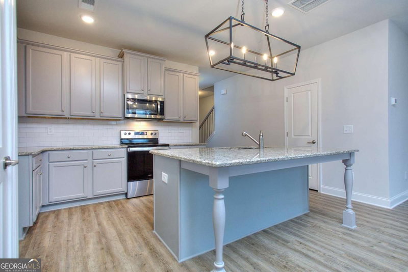 Photo 8 of 111 Greenview Court