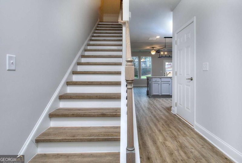 Photo 2 of 113 Greenview Court