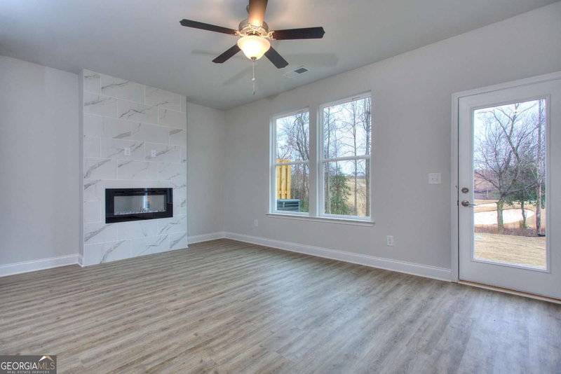 Photo 11 of 113 Greenview Court