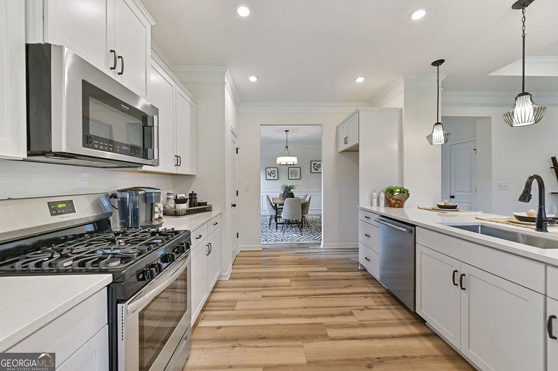 Photo 12 of 5040 Cecelia Drive