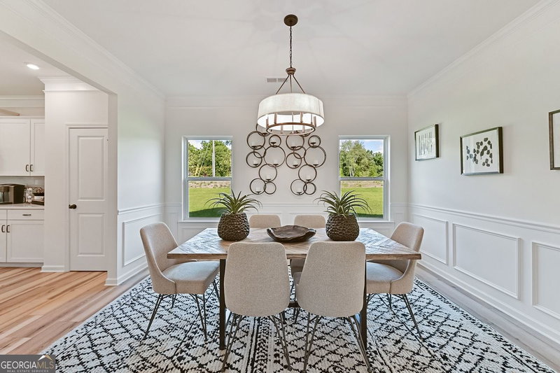 Photo 8 of 5040 Cecelia Drive