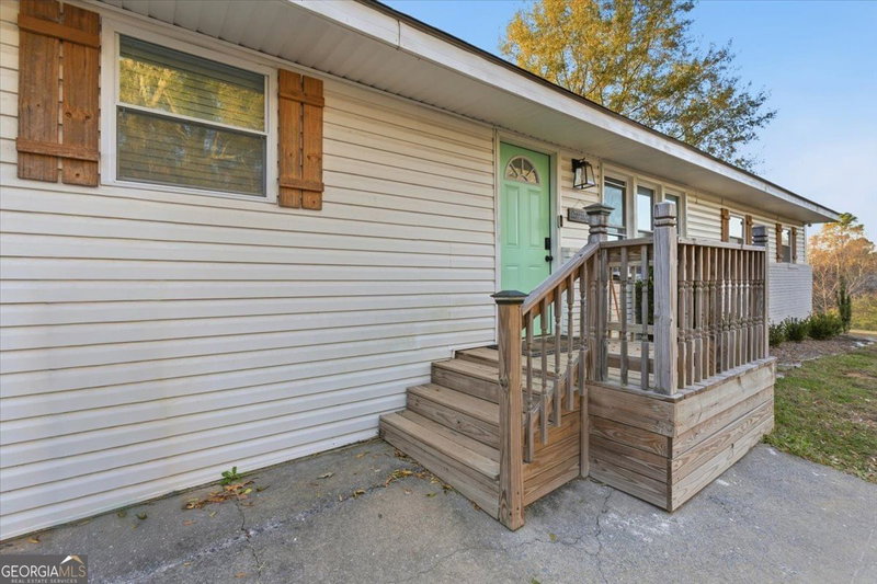 Photo 2 of 121 Ripley Avenue