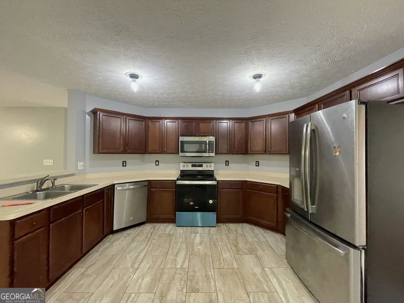 Photo 9 of 6675 Princeton Park Court